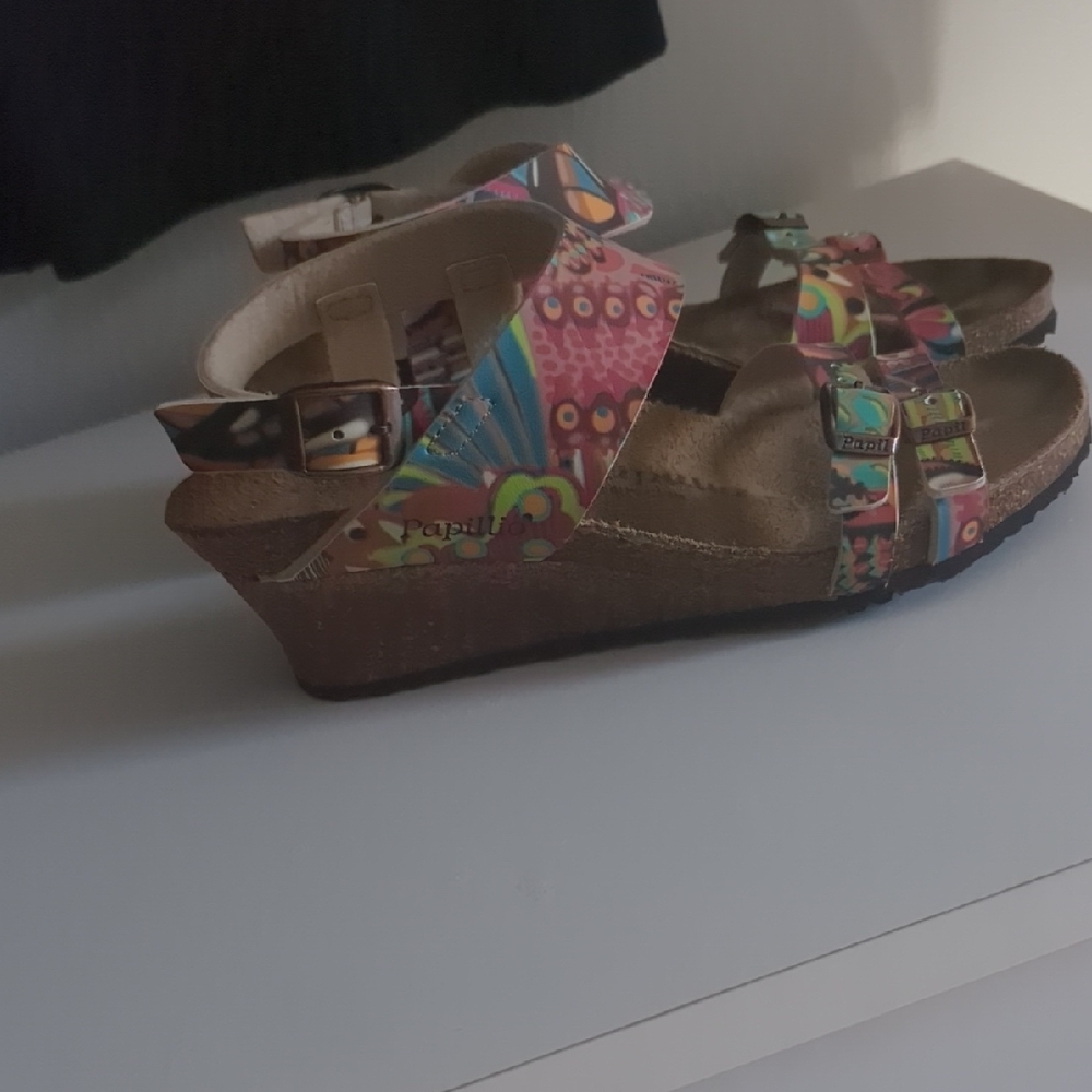 Colorful Women's Footbed Sandals - Picture 3 of 5